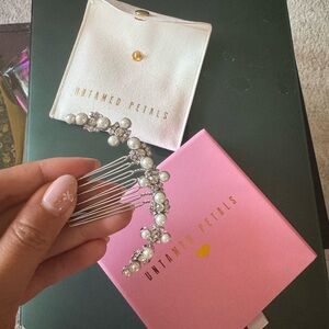 Untamed Petals Winne Headpiece in silver